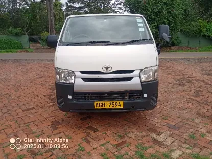Picture of Toyota Hiace 10 seater (baby quantum) $100