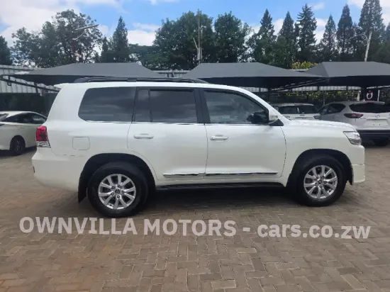 Picture of Toyota Land Cruiser 2019