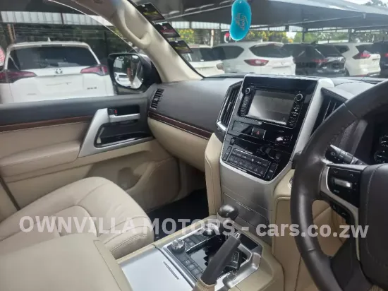 Picture of Toyota Land Cruiser 2019