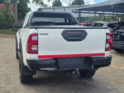 Picture of Toyota Hilux 2021