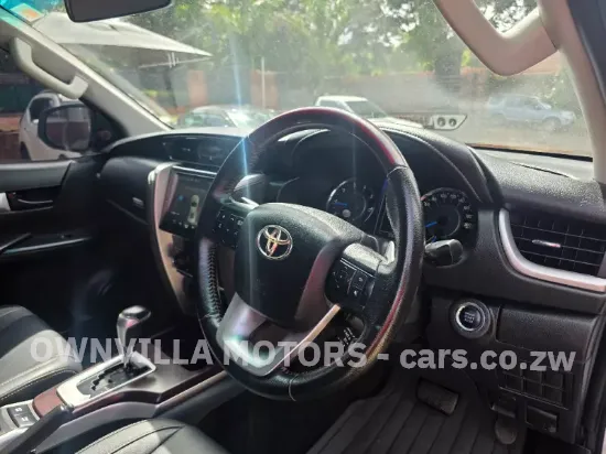 Picture of Toyota Hilux 2021