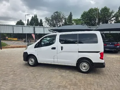 Picture of Nissan NV200 2016
