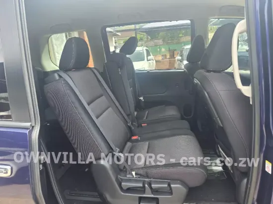 Picture of Nissan Serena 2017