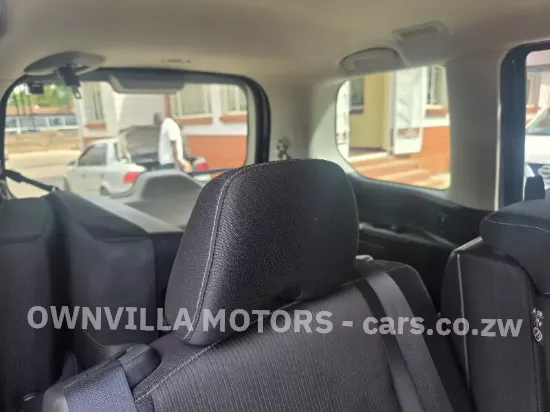 Picture of Nissan Serena 2017