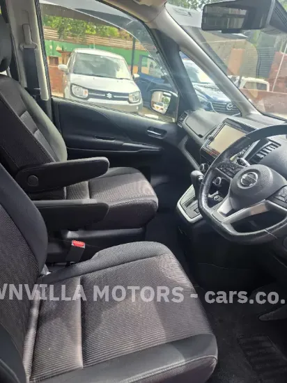 Picture of Nissan Serena 2017