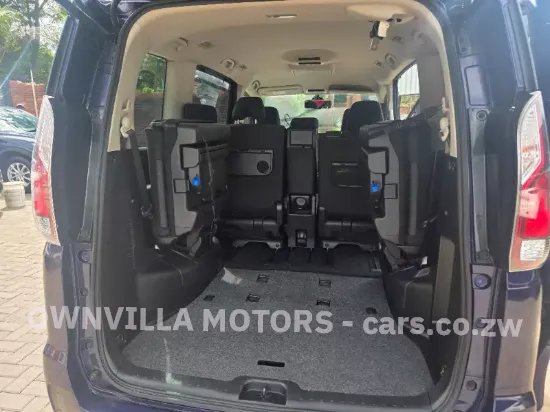 Picture of Nissan Serena 2017