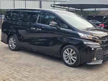 Picture of Toyota Vellfire 2020