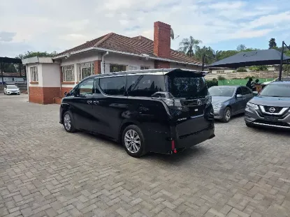 Picture of Toyota Vellfire 2020