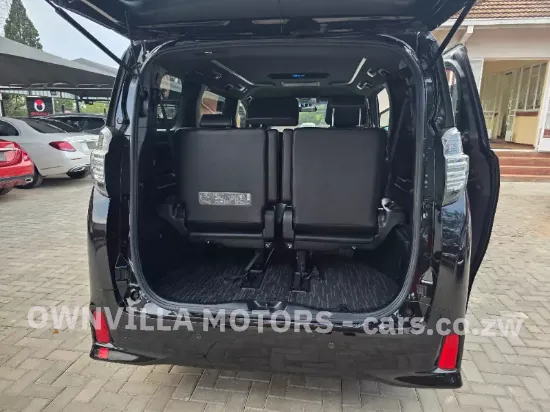 Picture of Toyota Vellfire 2020
