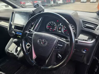 Picture of Toyota Vellfire 2020