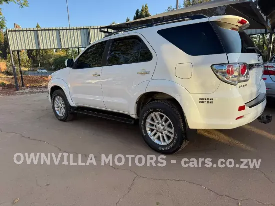Picture of Toyota Fortuner 2015