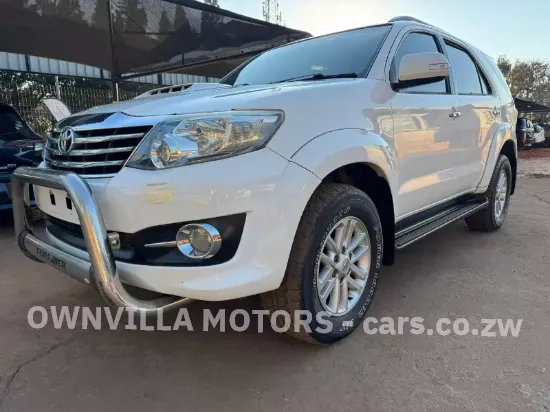 Picture of Toyota Fortuner 2015