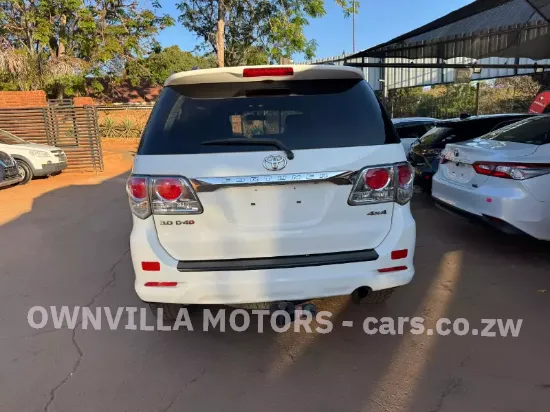 Picture of Toyota Fortuner 2015