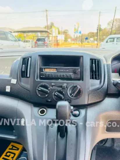 Picture of Nissan NV200 2015