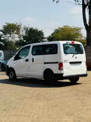 Picture of Nissan NV200 2015