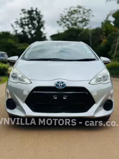 Picture of Toyota Aqua 2015