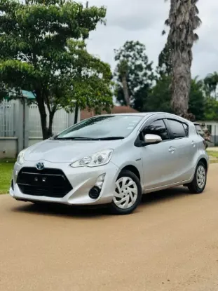 Picture of Toyota Aqua 2015