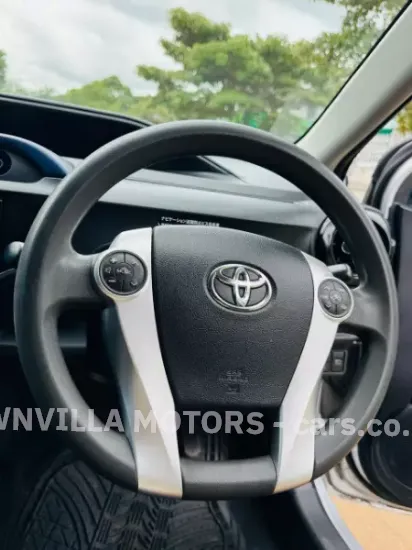 Picture of Toyota Aqua 2015