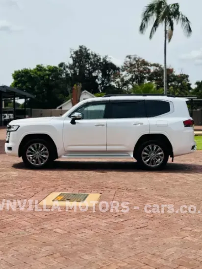 Picture of Toyota Land Cruiser 2023