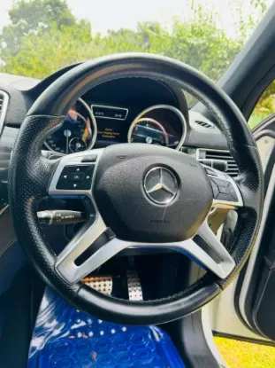 Picture of Mercedes Benz ML-Class 2016