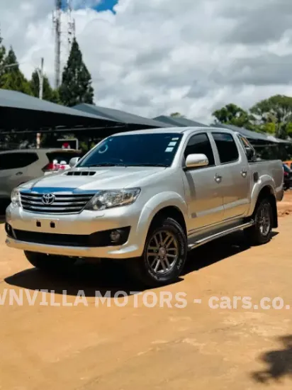 Picture of Toyota Hilux 2012