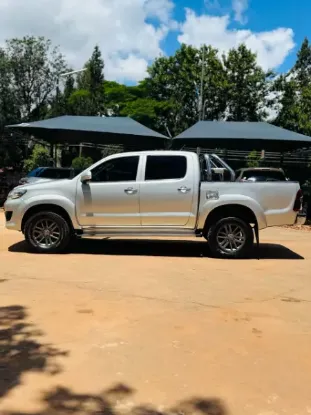 Picture of Toyota Hilux 2012