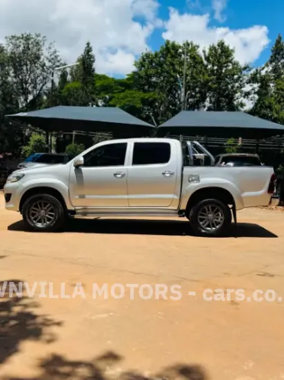 Picture of Toyota Hilux 2012