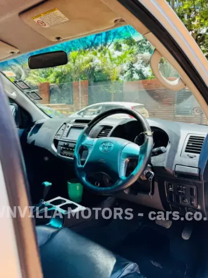 Picture of Toyota Hilux 2012