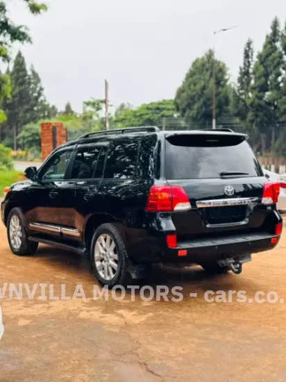 Picture of Toyota Land Cruiser 2015