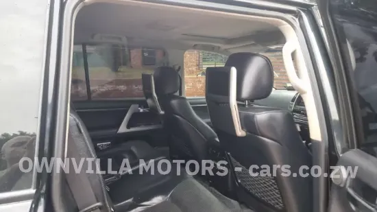 Picture of Toyota Land Cruiser 2015