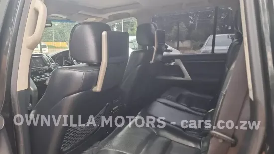 Picture of Toyota Land Cruiser 2015