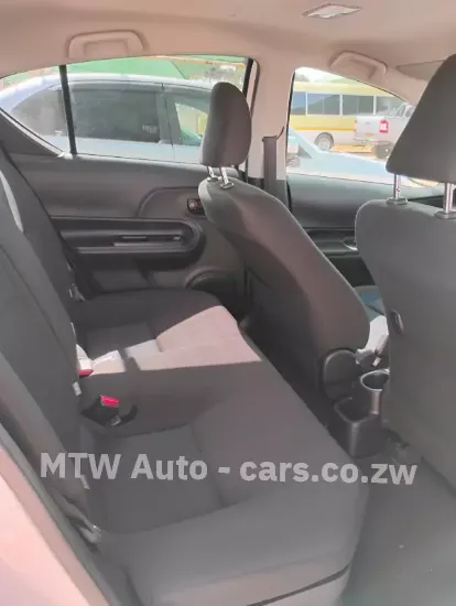 Picture of Toyota Aqua Hybrid 2018