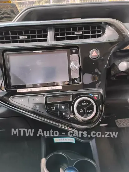 Picture of Toyota Aqua Hybrid 2018