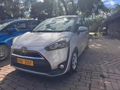 Picture of Toyota Sienta 2017