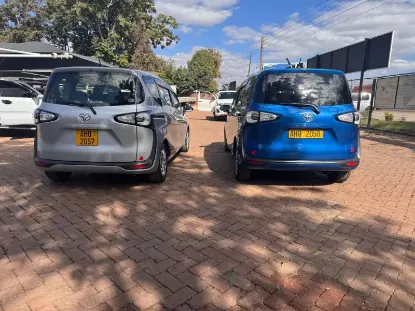 Picture of Toyota Sienta 2017