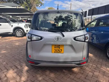 Picture of Toyota Sienta 2017