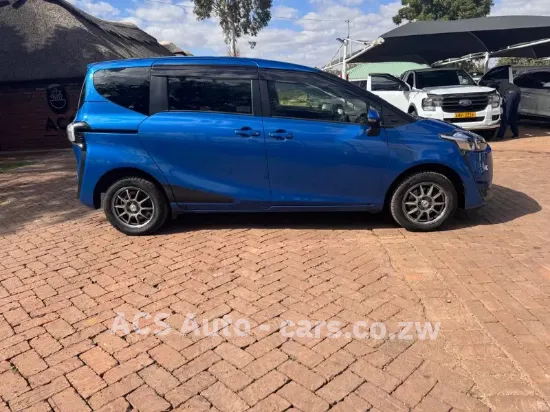 Picture of Toyota Sienta 2017