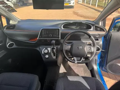 Picture of Toyota Sienta 2017