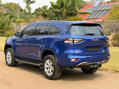 Picture of Isuzu Mu-X 2023