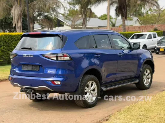 Picture of Isuzu Mu-X 2023
