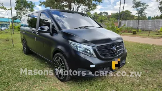 Picture of Mercedes Benz V-Class 2015