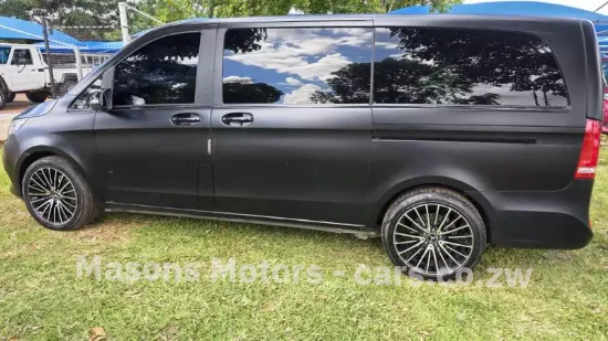 Picture of Mercedes Benz V-Class 2015