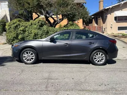 Picture of Mazda Axela (Mazda 3) for hire!