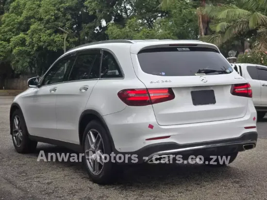 Picture of Mercedes Benz GLC 2017