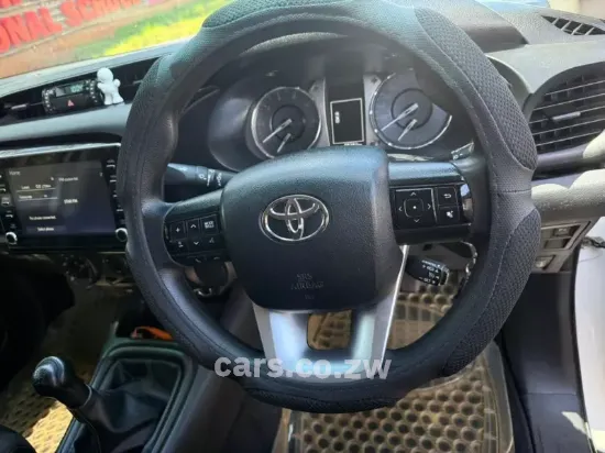 Picture of Toyota Hilux 2021