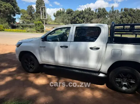 Picture of Toyota Hilux 2021