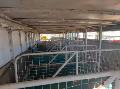 Picture of Horse Trailer Takes 8 Horses