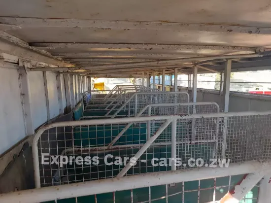 Picture of Horse Trailer Takes 8 Horses
