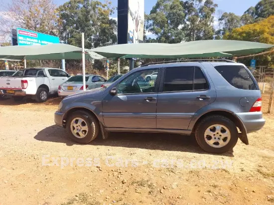 Picture of Mercedes Benz ML-Class 2005