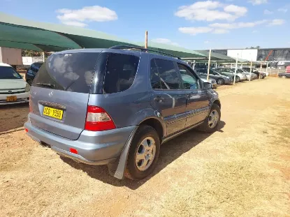 Picture of Mercedes Benz ML-Class 2005